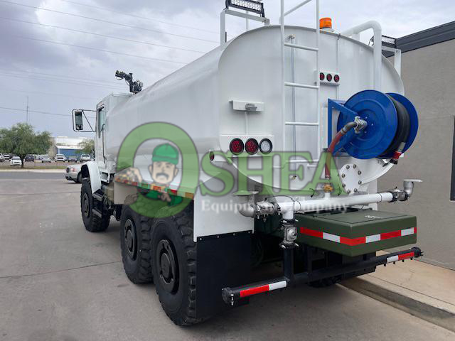 Oshkosh 6x6 Water Truck - Image 2