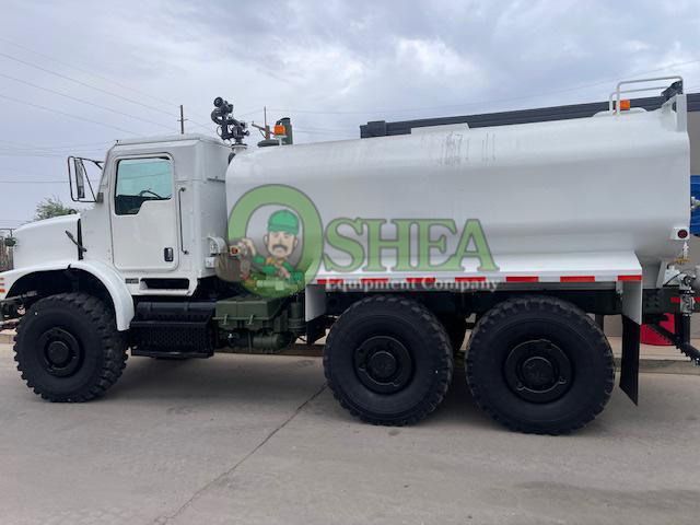 Oshkosh 6x6 Water Truck - Image 3