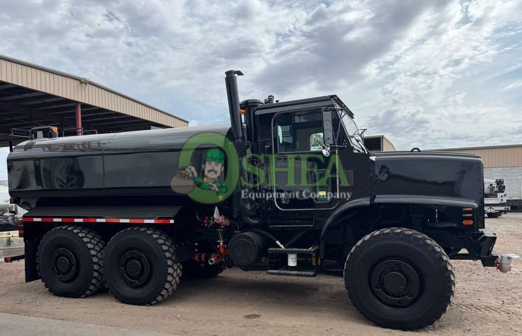 Oshkosh 6x6 Water Truck - Image 4