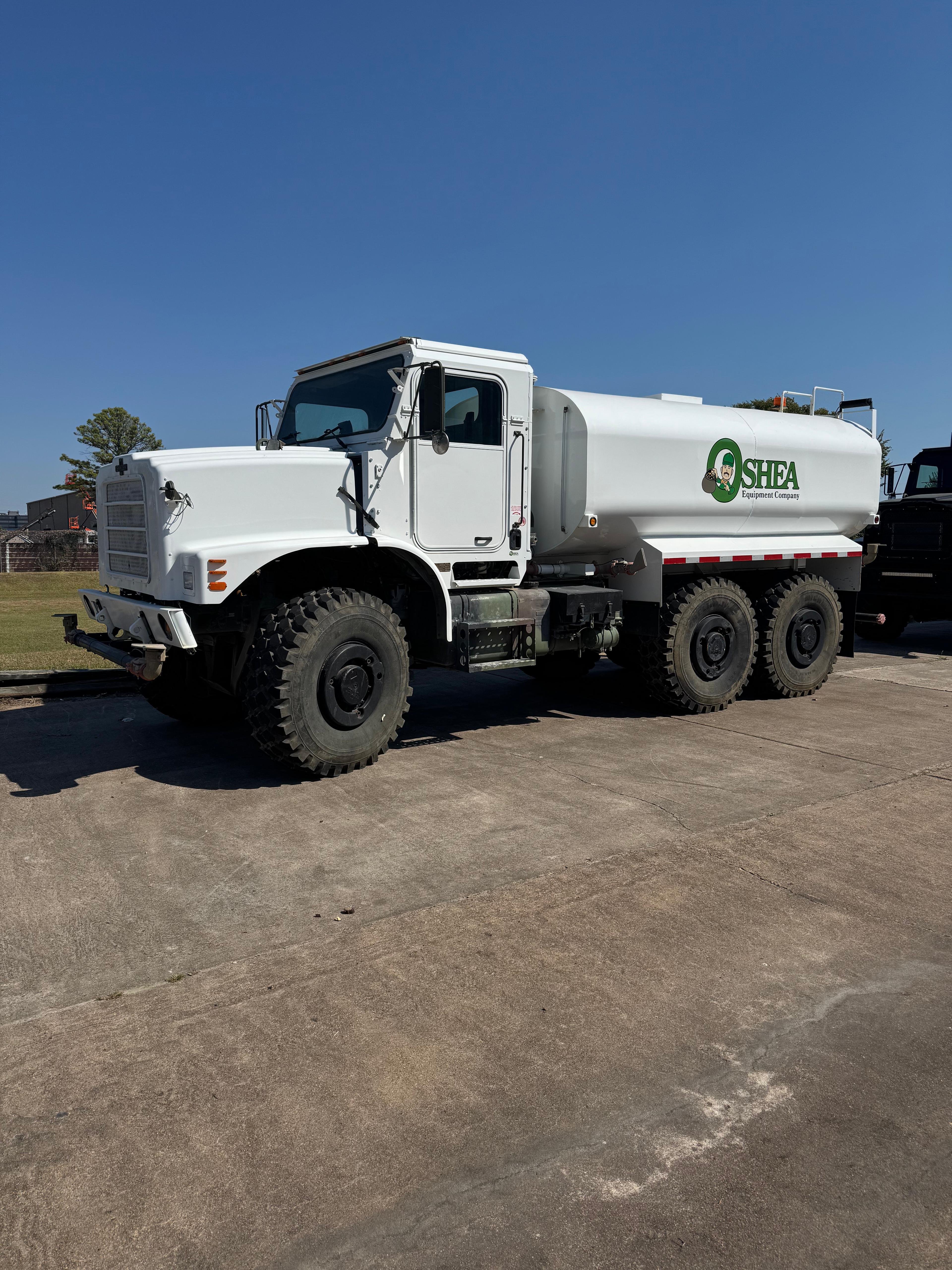 Oshkosh 6x6 Water Truck - Image 7